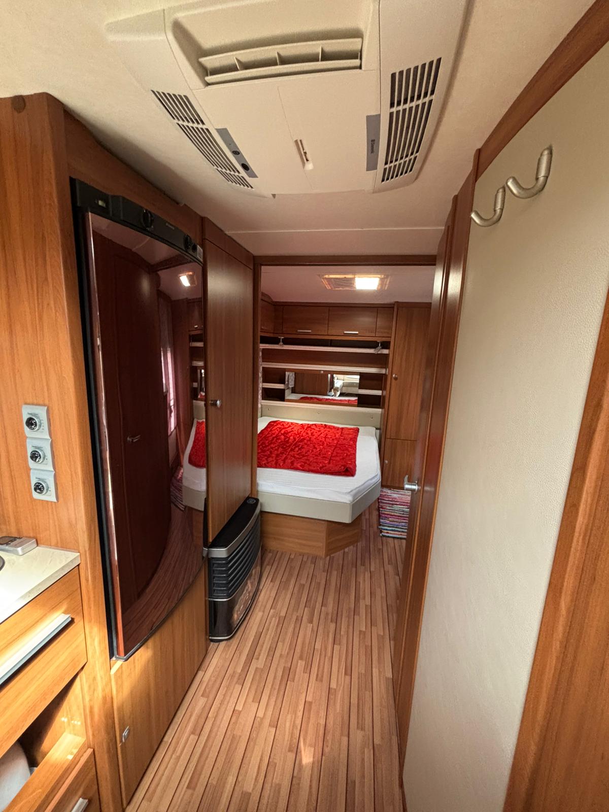 Flur im Anatoli mit Blick ins Schlafzimmer