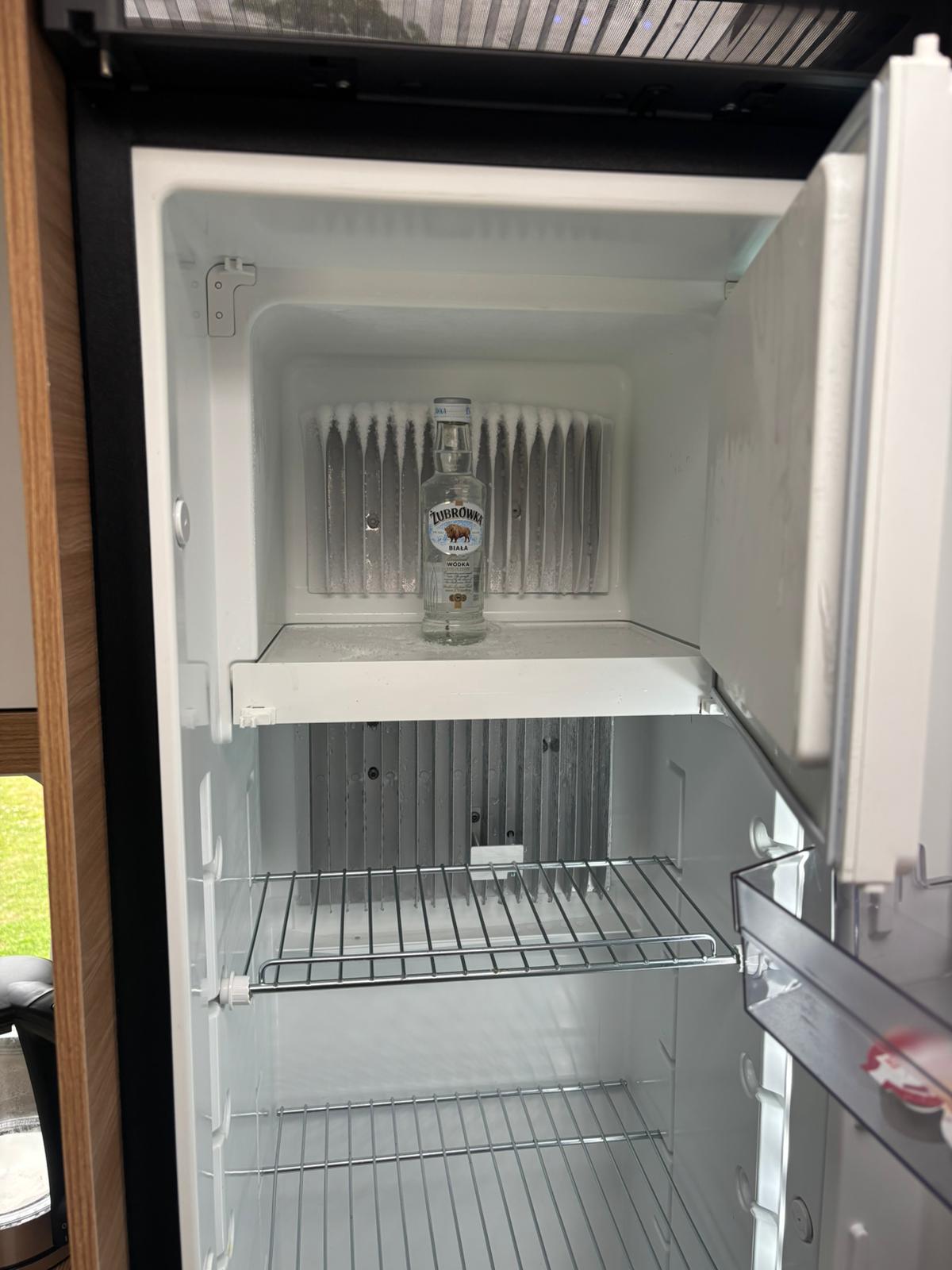 Gefrierfach im Kühlschrank des Valentin