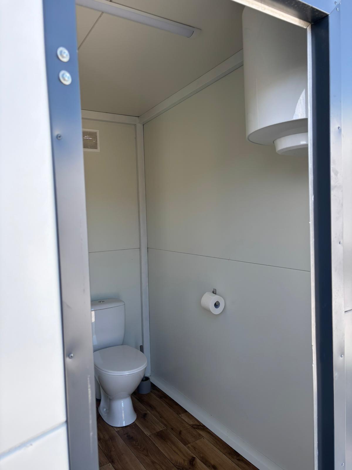 Toilette im privaten Sanitärbereich