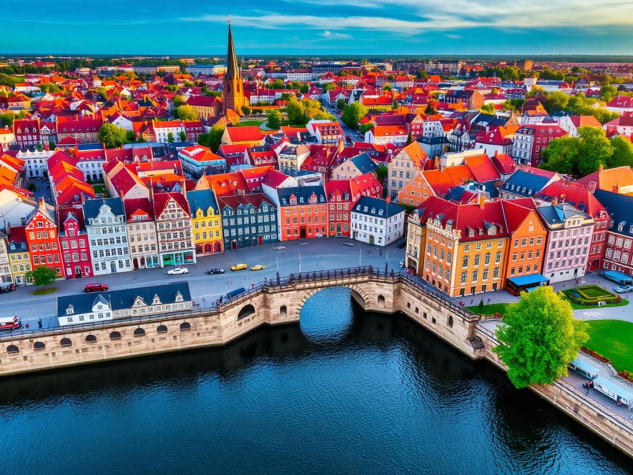 Danziger Altstadt mit historischen Fassaden an der Motława